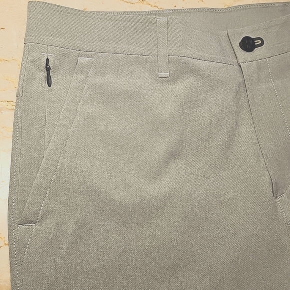 Public Rec Mens 5-pocket Stretch Fog Gray Golf All-Day Travel Shorts Size 32 - Picture 3 of 4